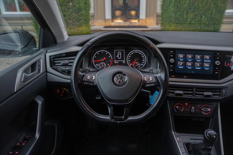 Vehicle Image 21