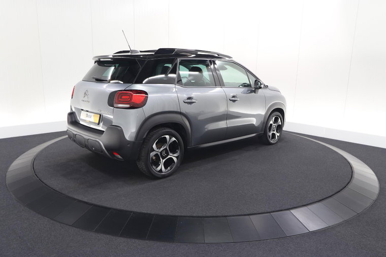 Vehicle Image 16