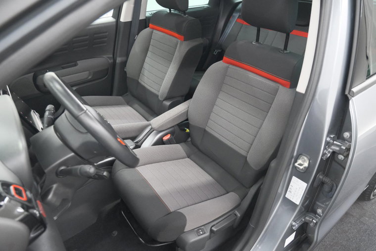 Vehicle Image 21