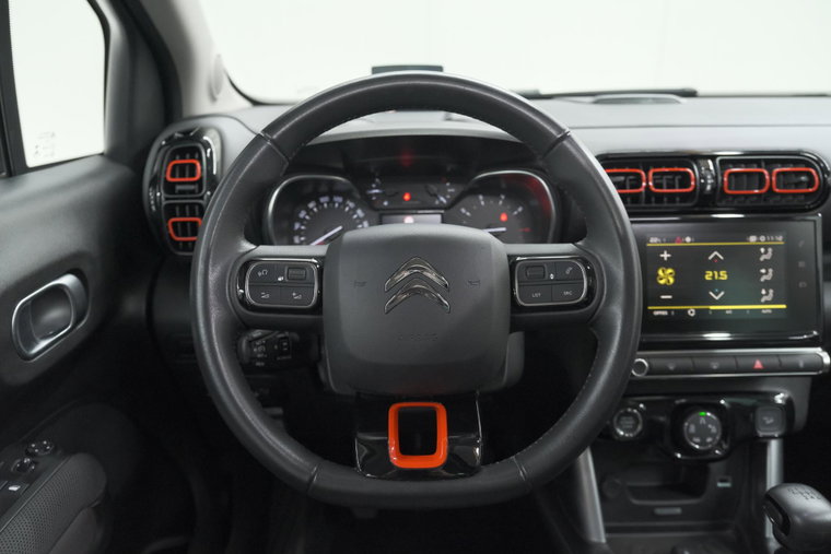 Vehicle Image 24