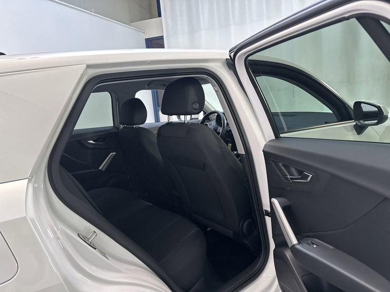 Vehicle Image 17