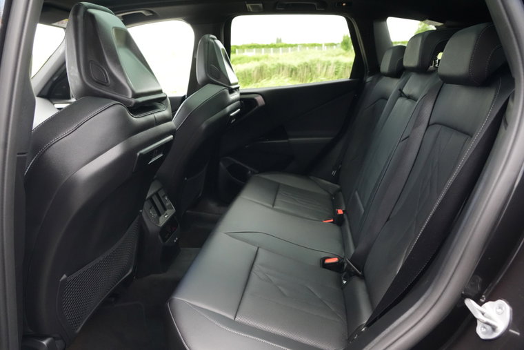 Vehicle Image 30