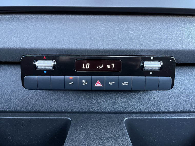 Vehicle Image 32