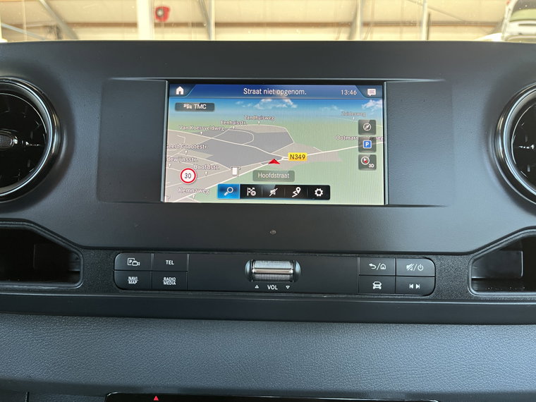 Vehicle Image 38