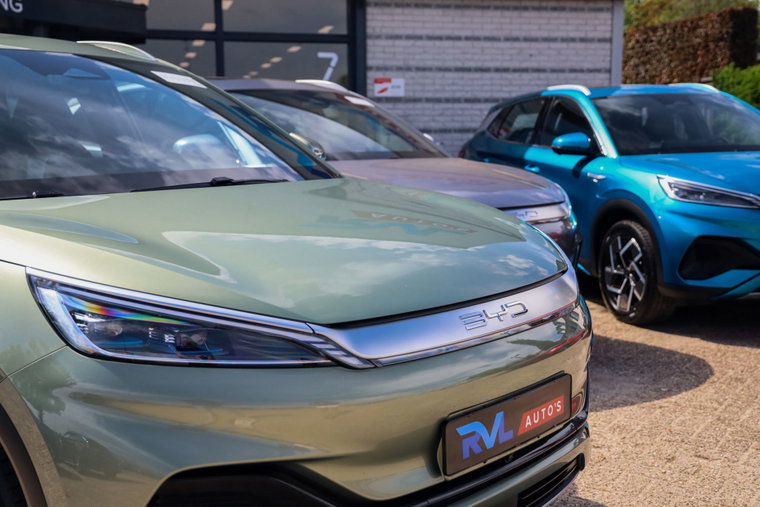 Vehicle Image 6