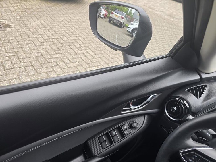 Vehicle Image 28