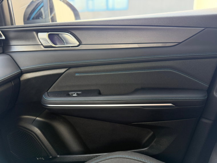 Vehicle Image 37