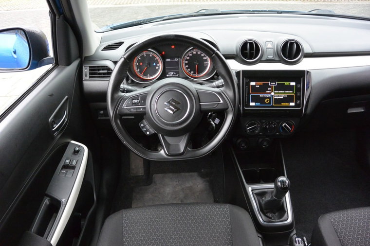 Vehicle Image 16