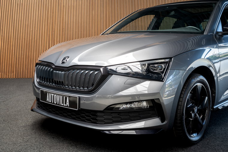 Vehicle Image 9