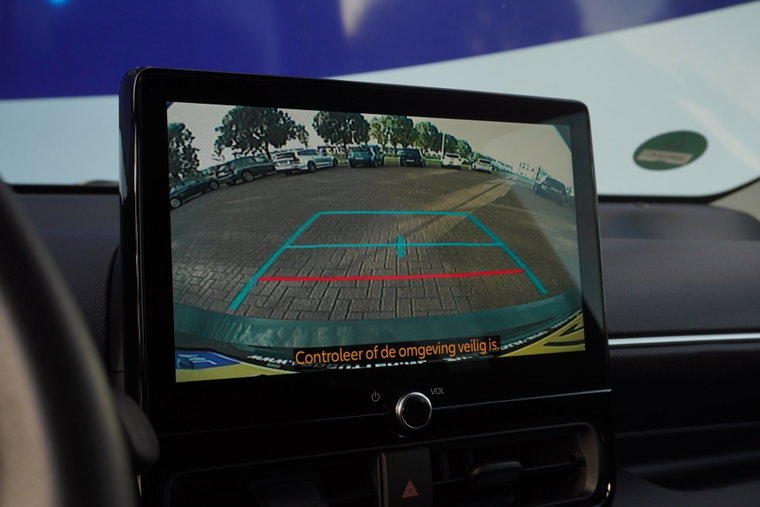 Vehicle Image 9