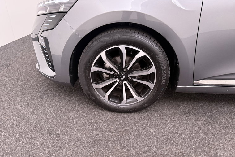 Vehicle Image 7