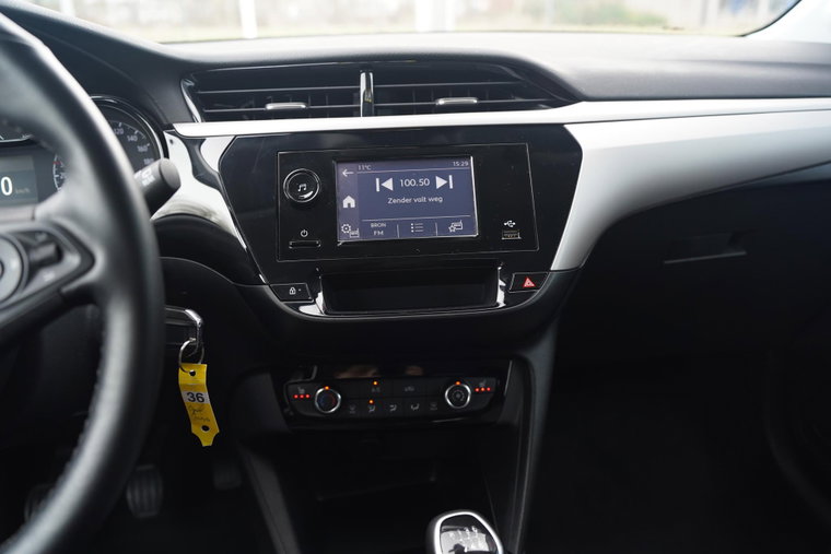 Vehicle Image 32