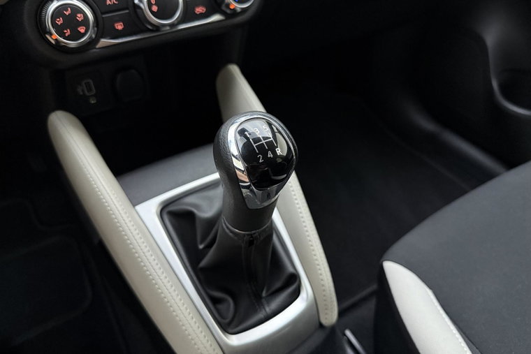 Vehicle Image 22