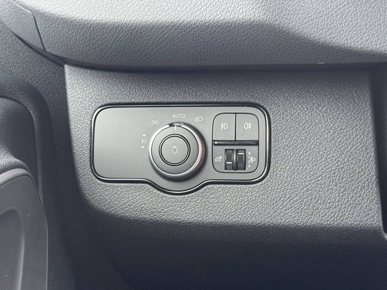 Vehicle Image 27