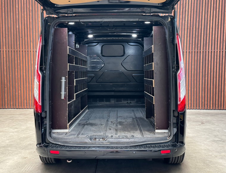 Vehicle Image 16
