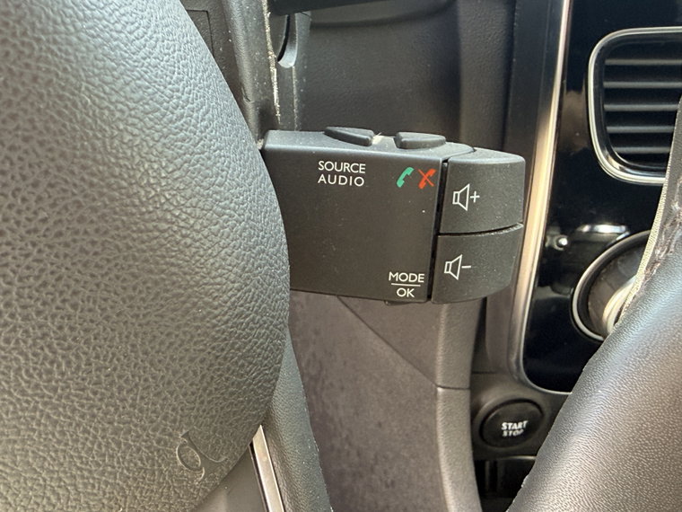 Vehicle Image 24