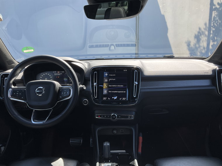 Vehicle Image 32