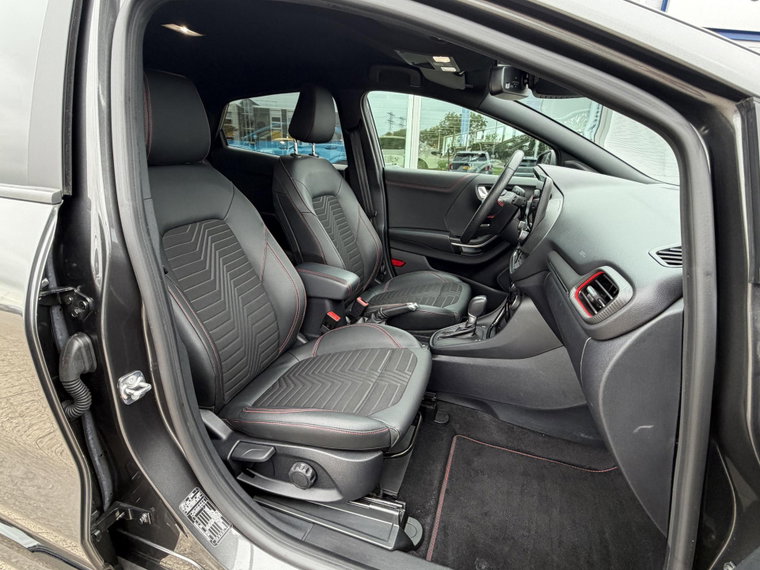 Vehicle Image 18