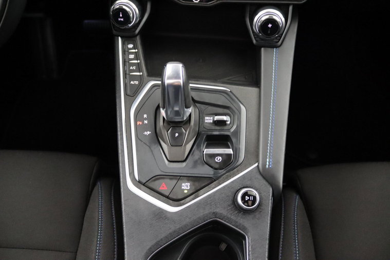 Vehicle Image 32