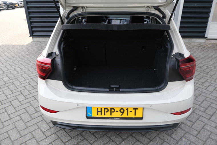 Vehicle Image 26