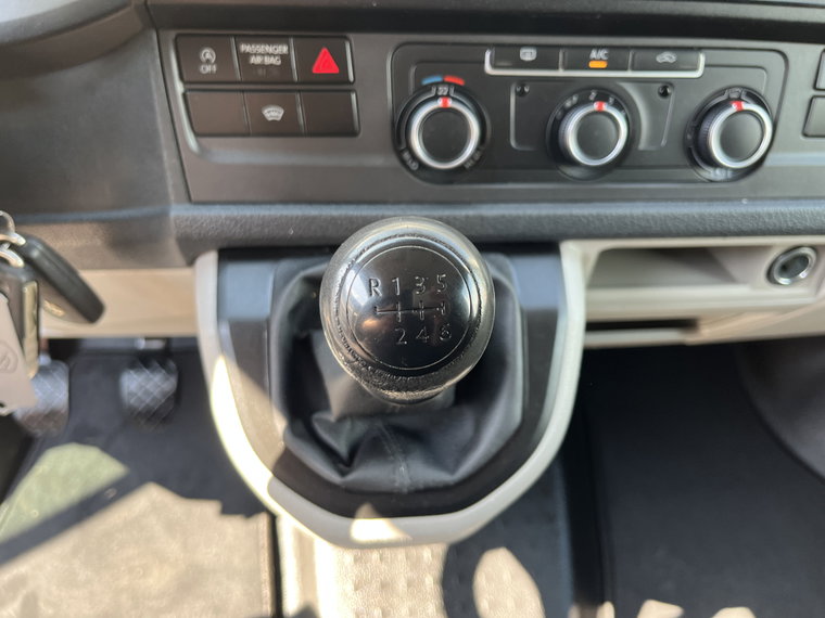 Vehicle Image 32