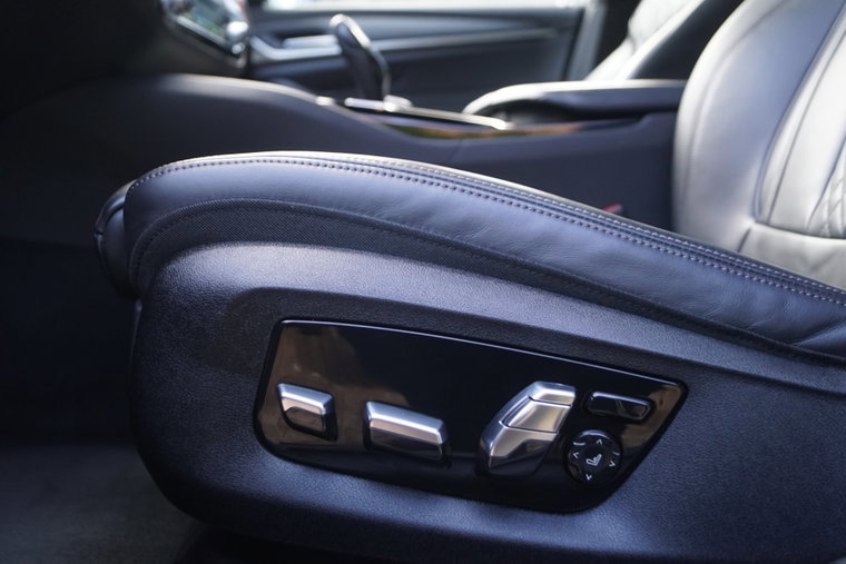 Vehicle Image 30