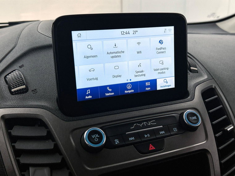 Vehicle Image 10