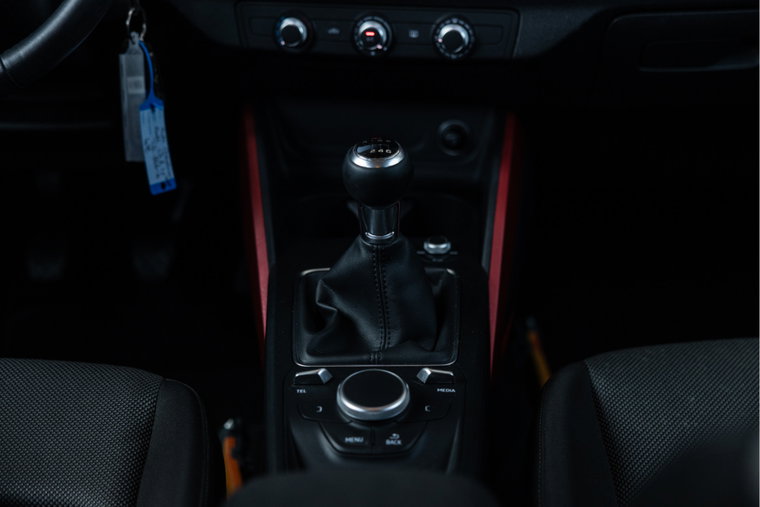 Vehicle Image 18