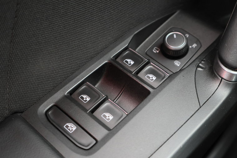 Vehicle Image 32