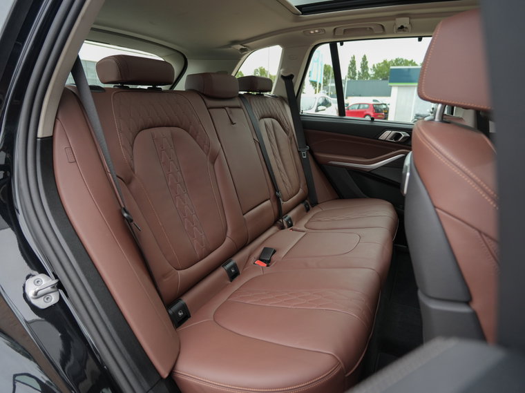 Vehicle Image 45