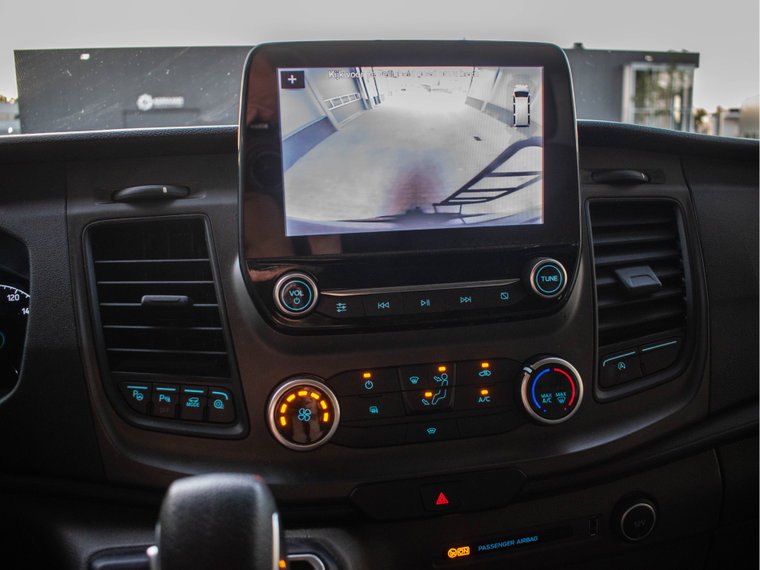 Vehicle Image 9