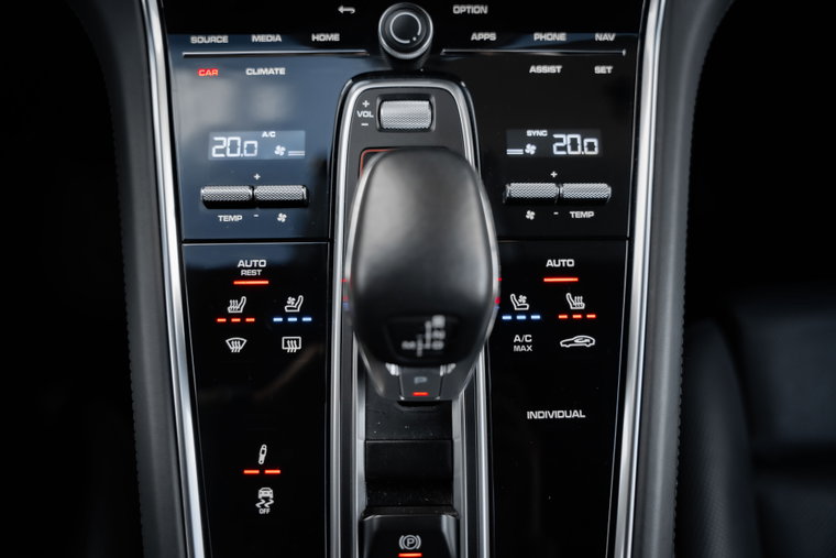 Vehicle Image 21