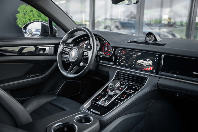 Vehicle Image 11