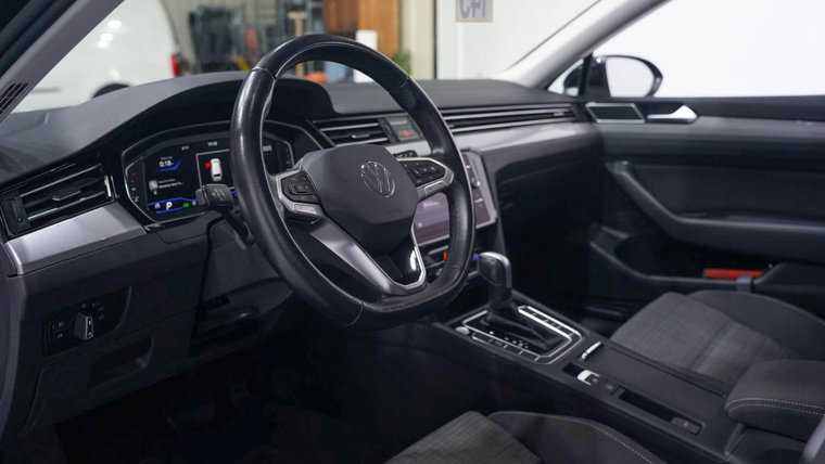 Vehicle Image 40