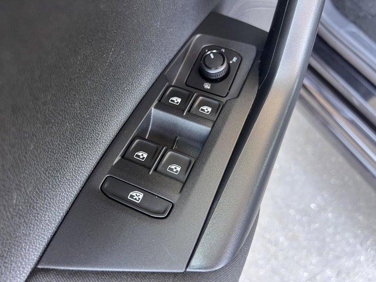 Vehicle Image 41