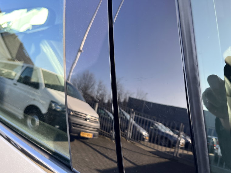Vehicle Image 38