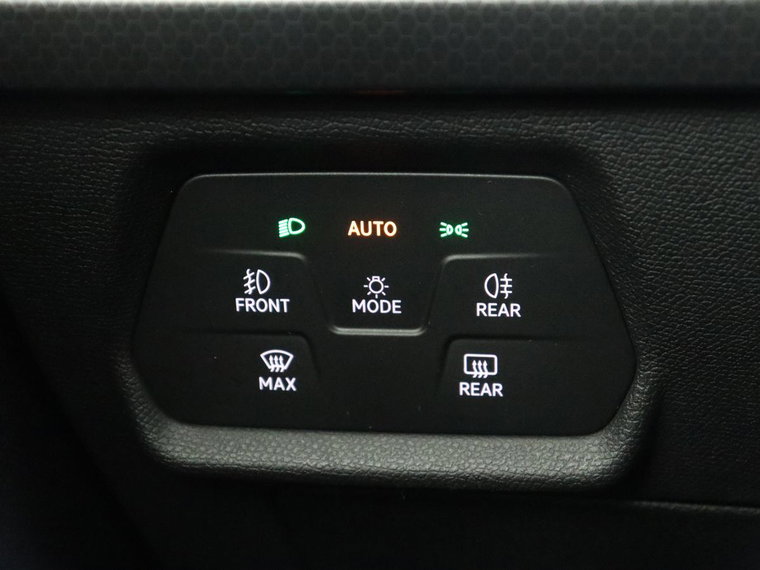 Vehicle Image 32