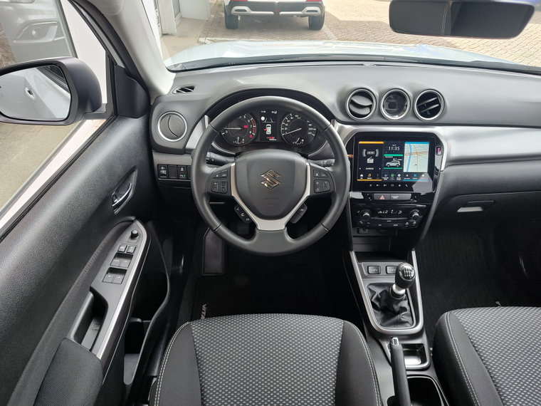 Vehicle Image 12