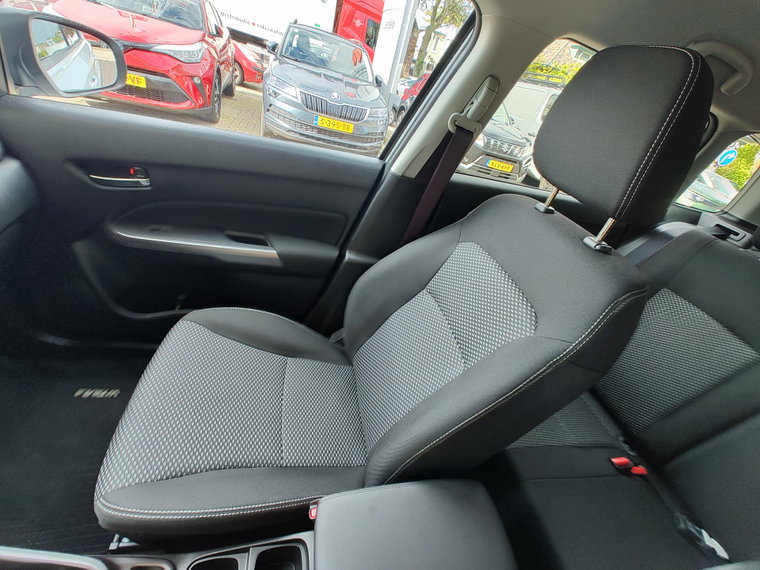 Vehicle Image 30