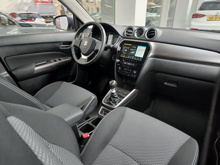 Vehicle Image 9