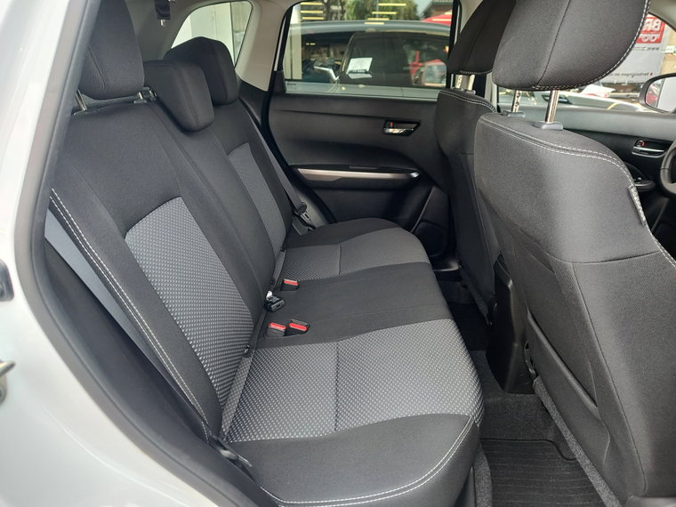 Vehicle Image 10