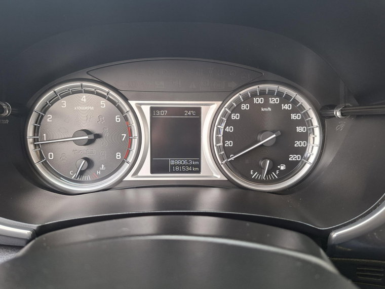 Vehicle Image 13
