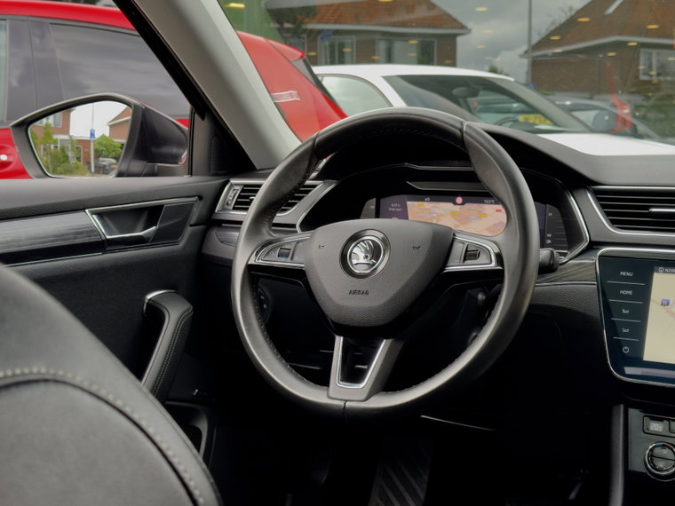 Vehicle Image 25