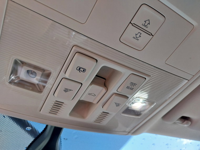 Vehicle Image 36
