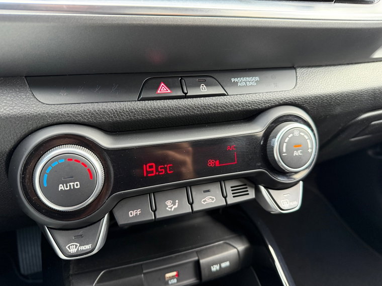 Vehicle Image 32