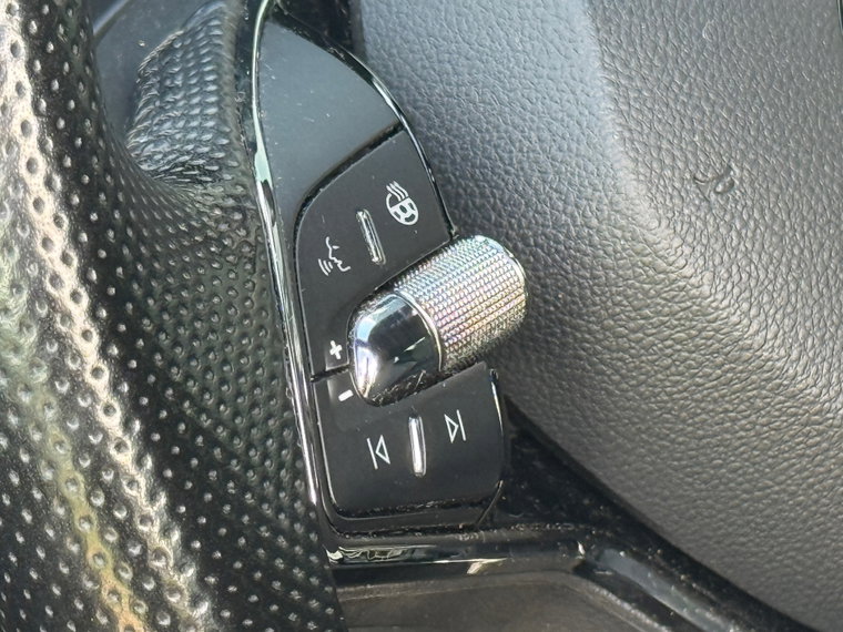 Vehicle Image 27