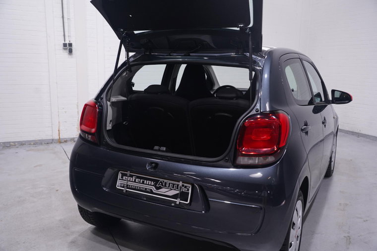 Vehicle Image 16