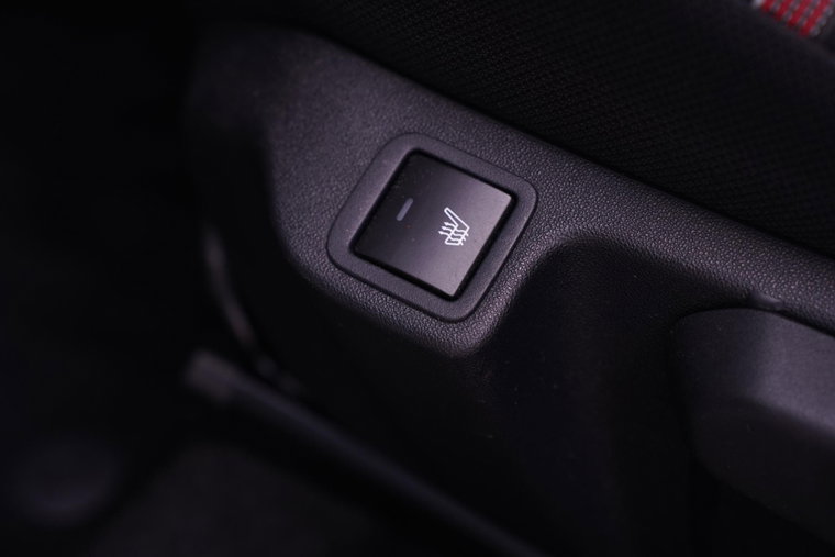 Vehicle Image 32