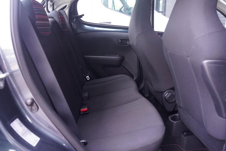 Vehicle Image 36