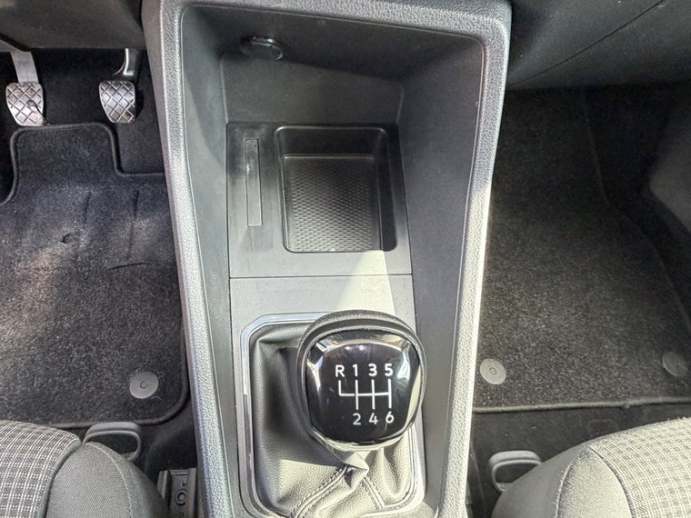 Vehicle Image 37